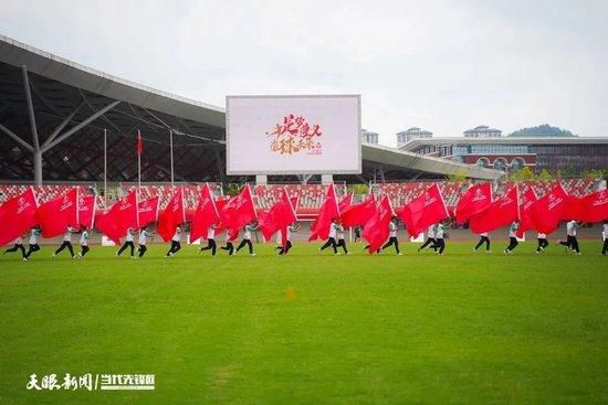 而罗伯特德尼过分夸张地延用了他在《拜见岳父大人》和《老大靠边闪》中的表演手法，尽管全片充满了悬念，但最终还是落人了俗套这无疑是对德尼罗、弗朗西丝麦克杜蒙德的一种浪费《拜见岳父大人》内容简介纽约重案组警探文森特拉玛克在破案过程中遇到一个两难的选择—犯罪者乔伊竟是自己的儿子!自从文森特和乔伊的母亲离婚后就只身一人离开长岛来到曼哈顿，在纽约警察局找到一个不错的工作，过着隐居的生活，和他保持接触的除了他的女朋友之外就是他的搭档雷格。